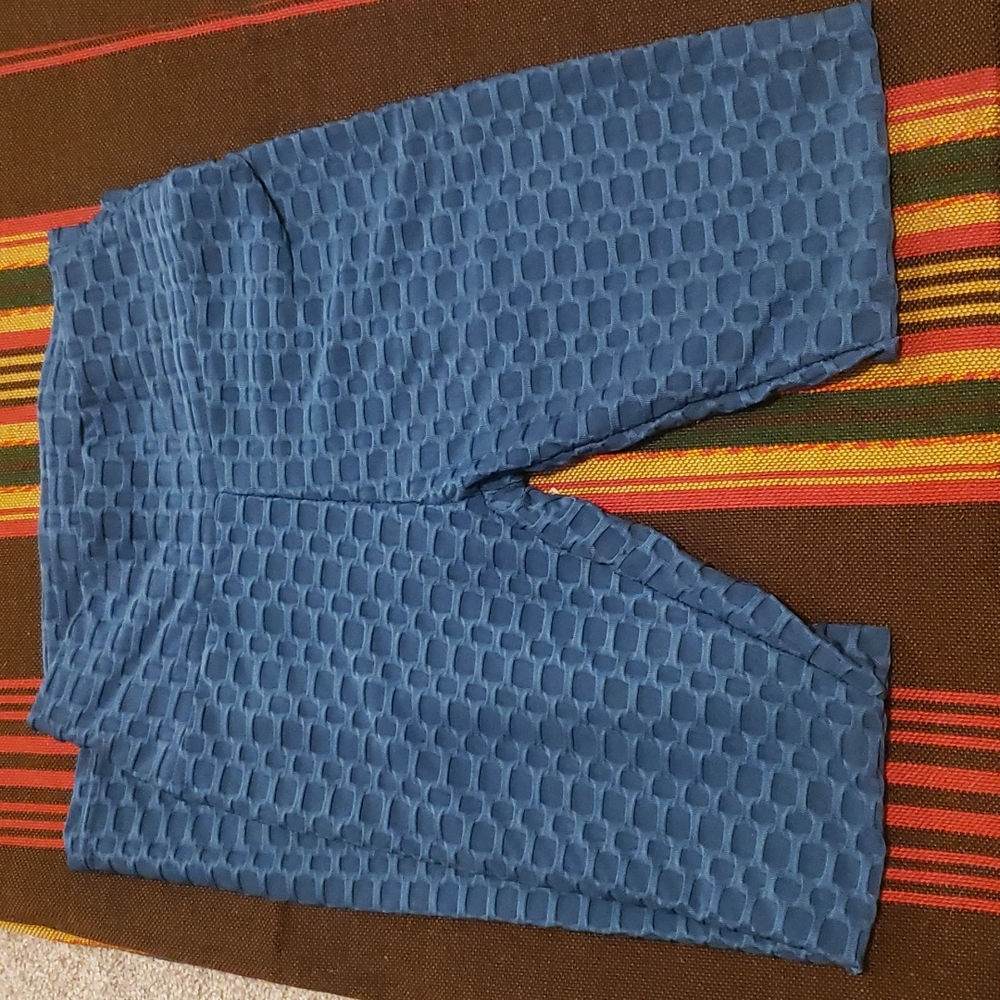2/$15🔥Textured Leggings
